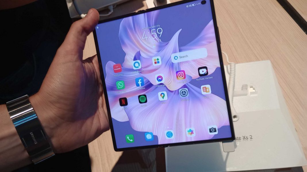  Huawei вискочила з новин.  Дивує новим складаним смартфоном і планшетом з екраном e-ink
