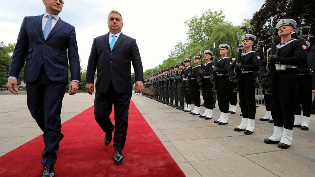 Моравецький прокоментував заяву Орбана: Я підтверджую, що шляхи Угорщини та Польщі розійшлися

