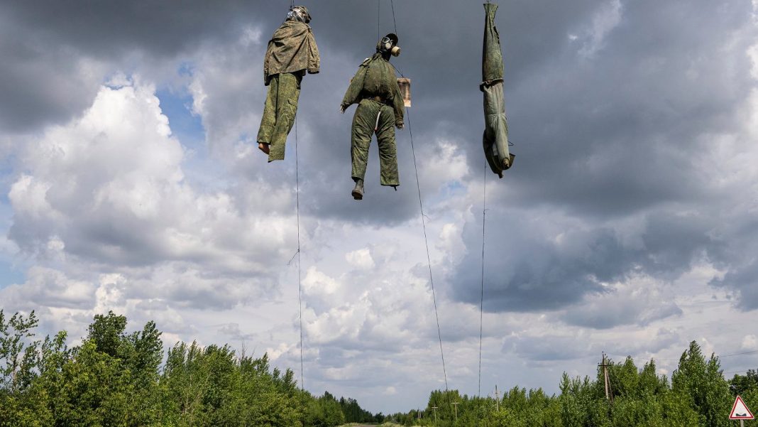  Війна в Україні.  Жорсткі бої на півдні.  Більше тисячі росіян, замкнених у котлі
