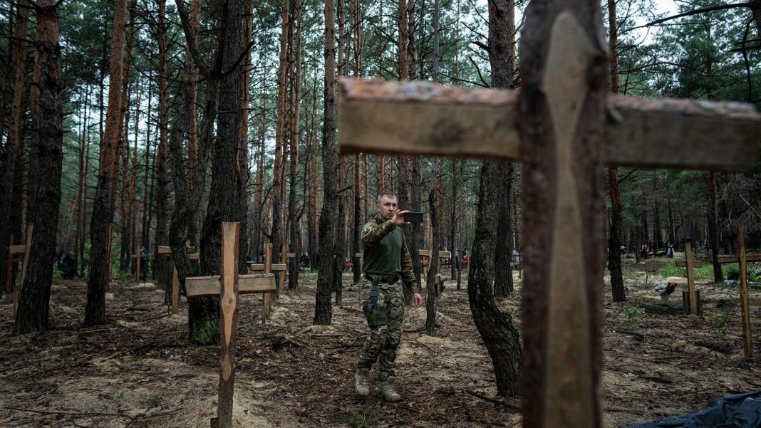  Україна.  Журналістка показала пронизливий фільм з Ізюма.  "Я попереджаю вас, перш ніж ви це побачите"
