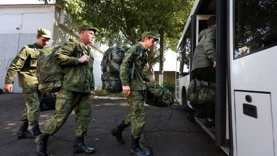  Украина.  Мобилизованный русский взят в плен.  Она обращается к моим соотечественникам: не верьте тому, что слышите.
