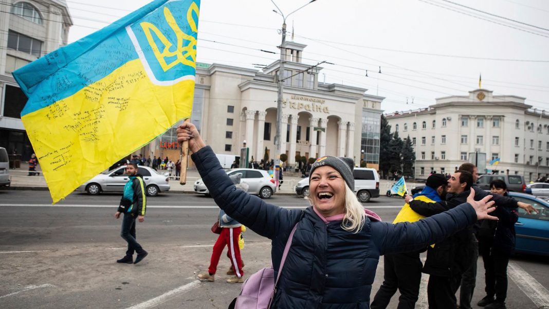  Експерт: Херсон можна зрівняти із землею, як Маріуполь.  СБУ розшукує у місті спецагентів
