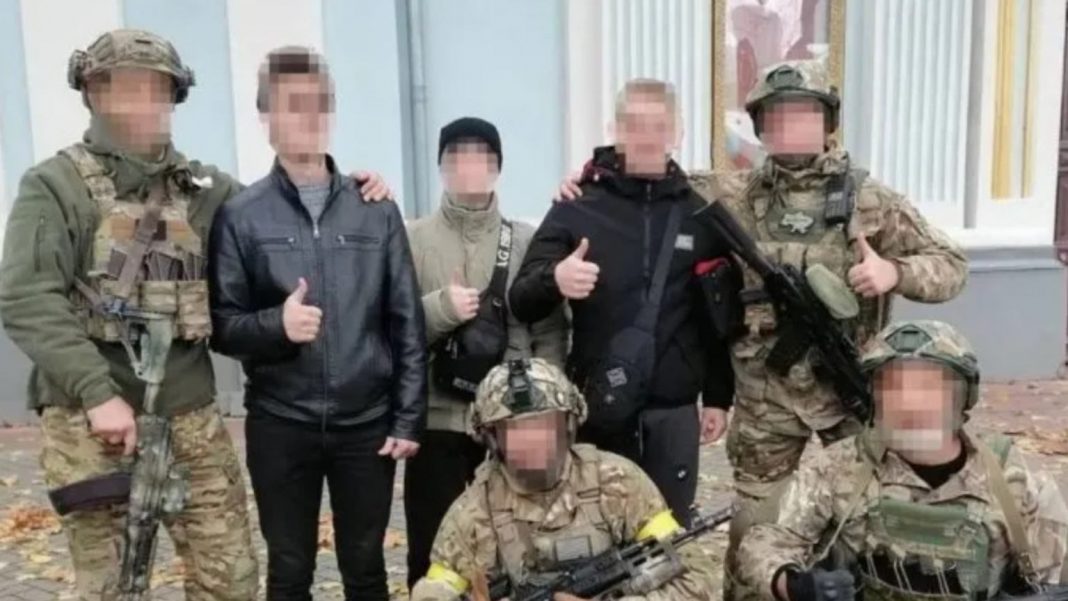  Україна.  Морпіхи сміливо втекли з російського полону.  «Кіборг» їх відпустив
