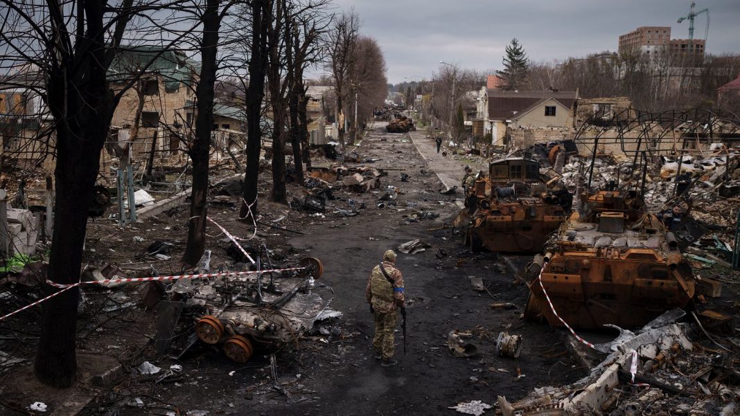  Война на Украине.  Девушка призывает русского солдата убить его.  «Отрежь, убей, сожги»
